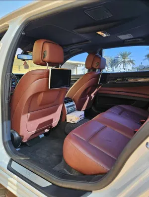 2015 بي أم دابليو الفئة - 7 730LI