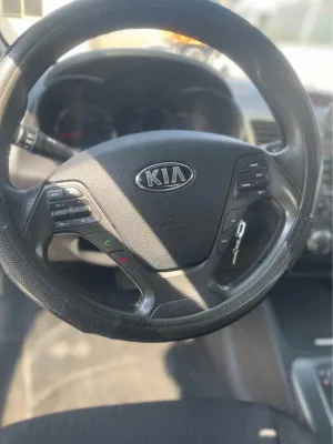 2016 Kia Cerato EX hatchback