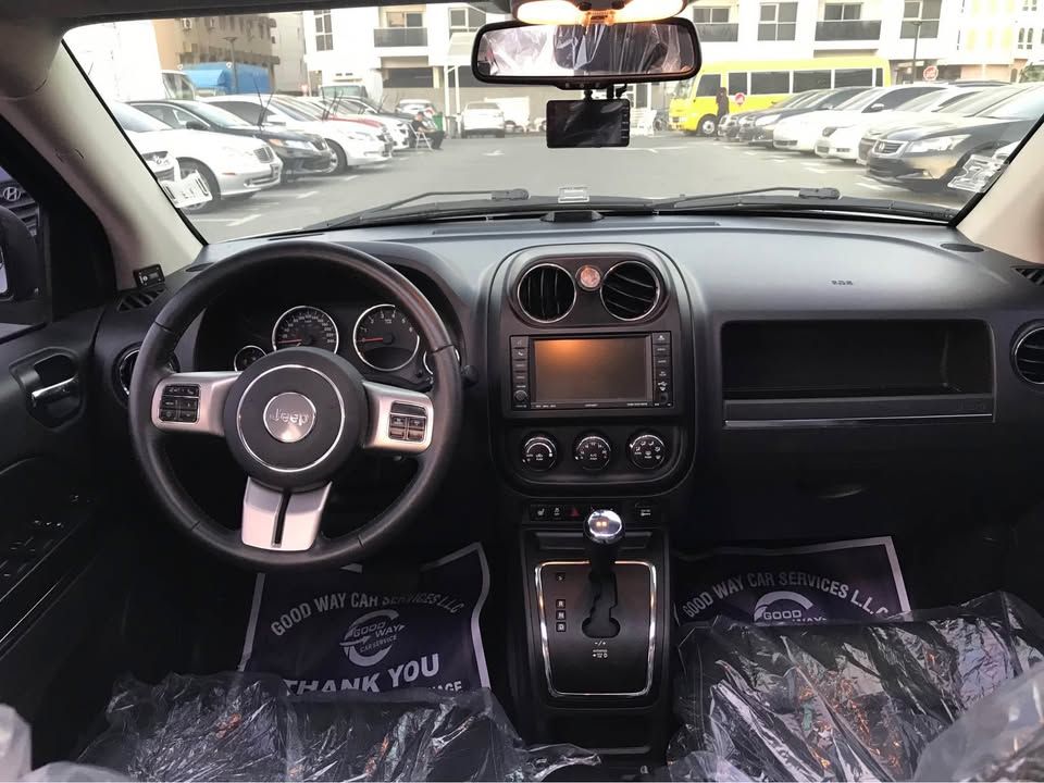 2012 جييب كومباس Latitude LUX