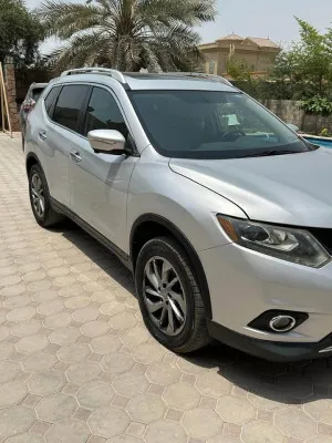 2015 نيسان روج SL