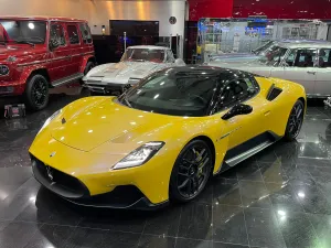 2022 مازيراتي ام سي 20 Standard