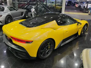 2022 مازيراتي ام سي 20 Standard