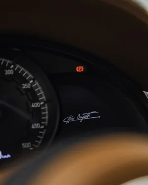 2021 بوجاتي شيرون