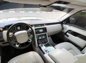 2018 لاند روفر رينج روفر HSE