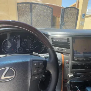 2014 Lexus LX 570
