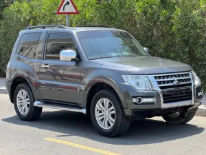 2017 ميتسوبيشي باجيرو GLS