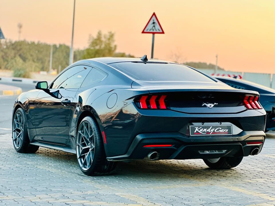 2024 فورد موستانج EcoBoost Fastback