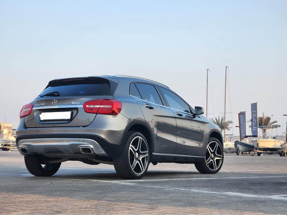 2015 مرسيدس-بنز GLA - جي ال اي GLA250