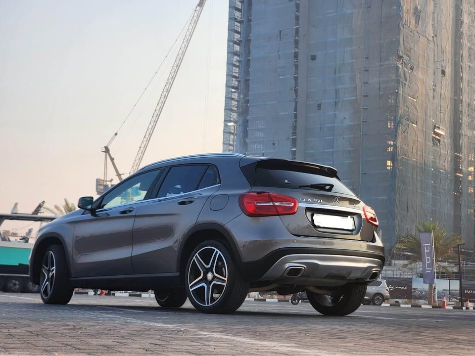2015 مرسيدس-بنز GLA - جي ال اي GLA250