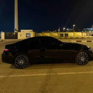 2021 مرسيدس-بنز الفئة - E E300