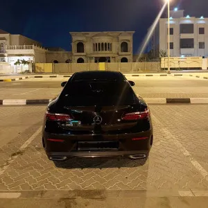 2021 مرسيدس-بنز الفئة - E E300