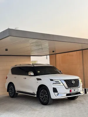 2013 Nissan Patrol LE Platinum city
