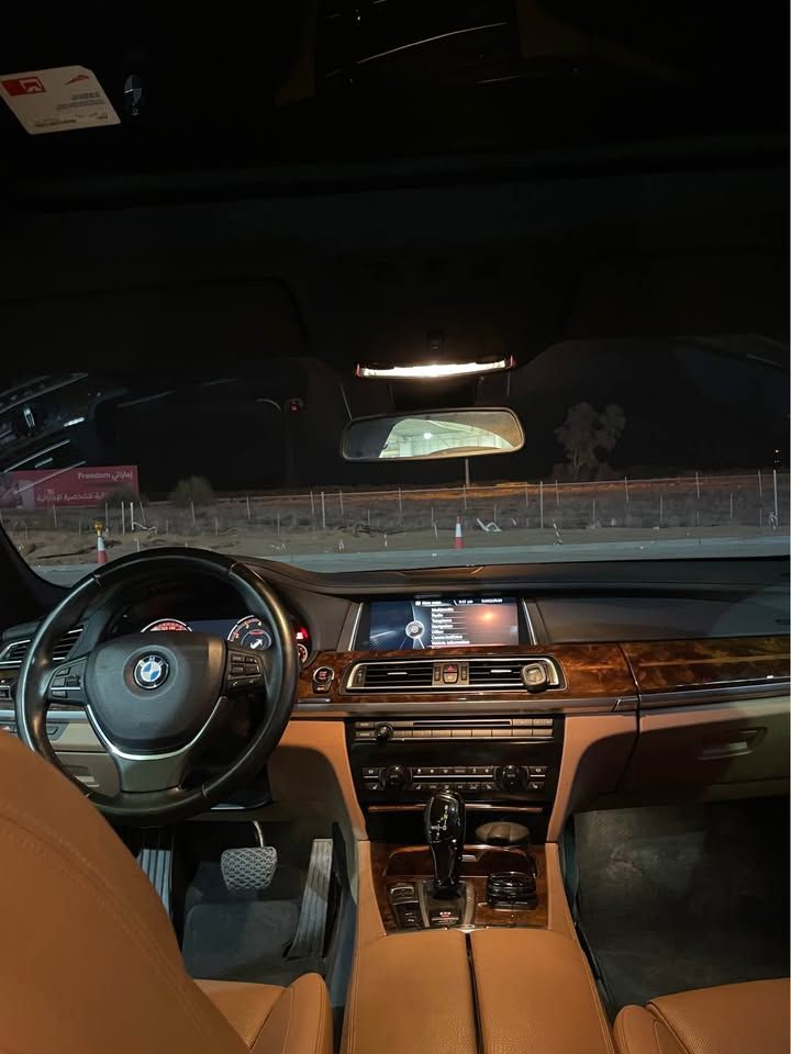 2015 BMW 7-Series 740i