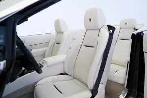 2016 رولز رويس دون standard