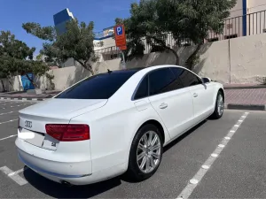 2011 اودي آي ٨ 4.0T quattro