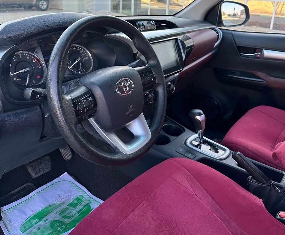 2024 Toyota Hilux DLX