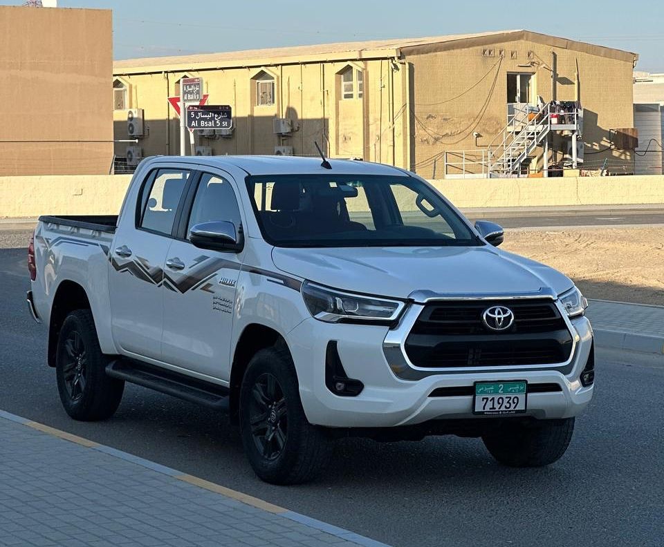 2024 Toyota Hilux DLX