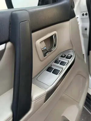 2013 ميتسوبيشي باجيرو GLS
