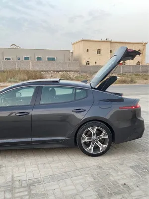 2021 كيا ستينجر