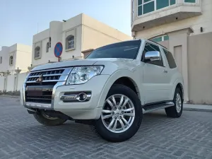 2018 ميتسوبيشي باجيرو Signature Edition
