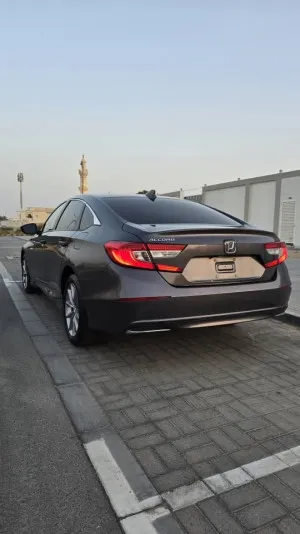 2021 هوندا أكورد DX