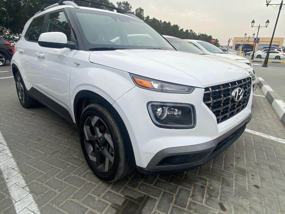 2021 هيونداي فينيو SE