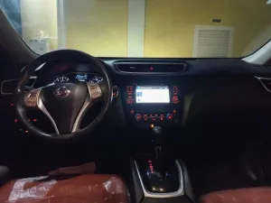 2015 نيسان روج SL