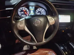 2015 نيسان روج SL