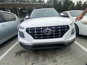 2021 هيونداي فينيو SE