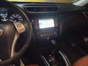 2015 نيسان روج SL