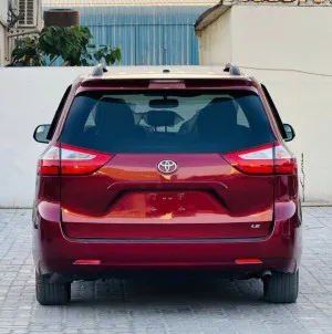 2017 Toyota Sienna LE