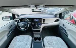 2017 Toyota Sienna LE