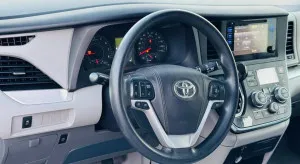 2017 Toyota Sienna LE
