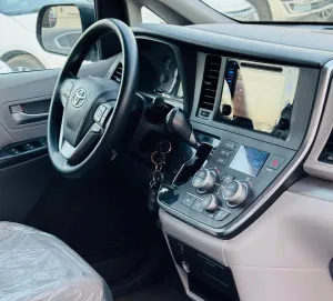 2017 Toyota Sienna LE