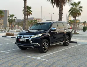 2017 Mitsubishi Montero LS