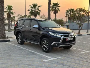 2017 Mitsubishi Montero LS