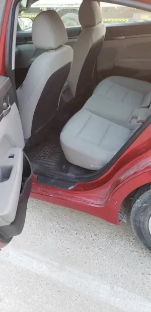 2017 هيونداي النترا SE