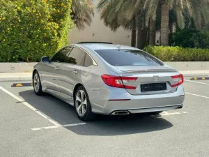 2021 هوندا أكورد DX