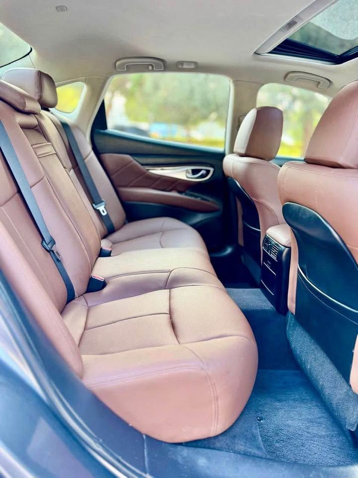 2016 Infiniti Q70 LUXE