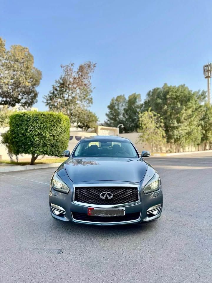 2016 Infiniti Q70 LUXE