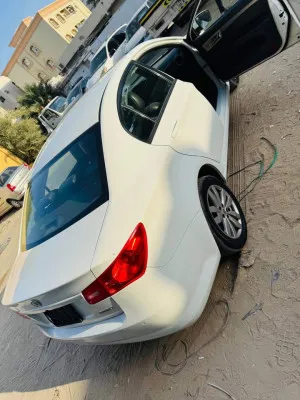 2016 MG 3