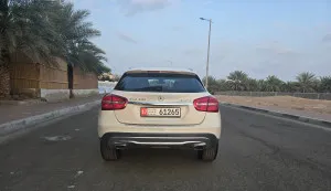 2015 مرسيدس-بنز GLA - جي ال اي GLA250
