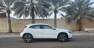 2015 مرسيدس-بنز GLA - جي ال اي GLA250