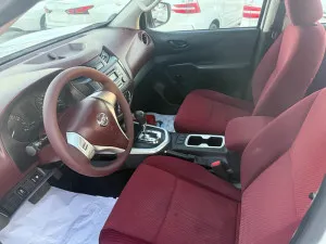 2019 Nissan Navara S