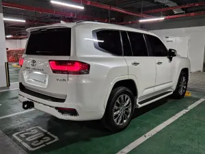 2022 تويوتا لاند كروزر VXR