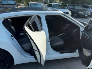 2013 هيونداي فوليستر Limited