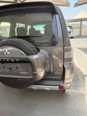 2012 Mitsubishi Pajero GLS