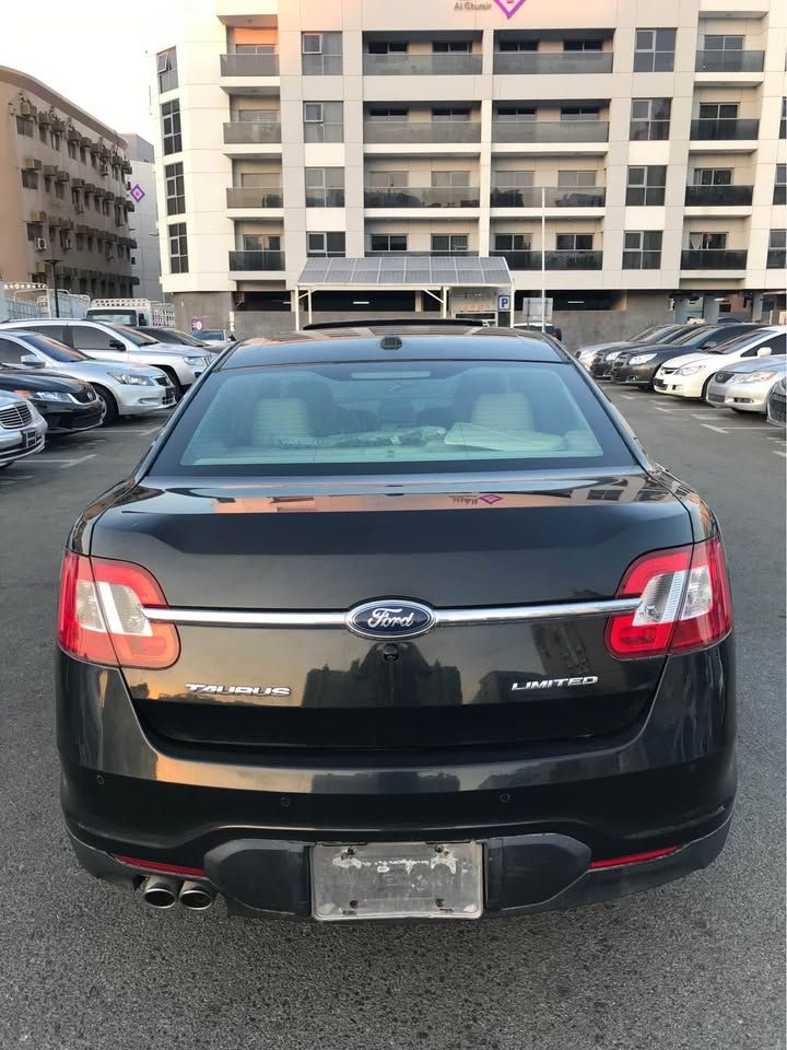 2011 فورد طوروس Limited