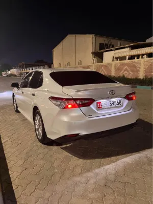 2019 Toyota Camry Hybrid SE
