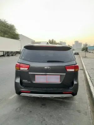 2016 كيا كارنفال LX